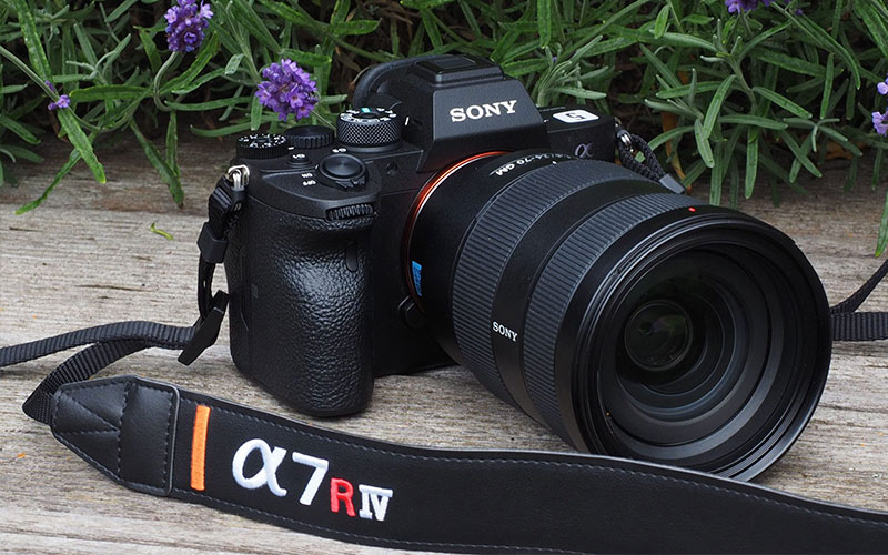 دوربین بدون آینه فول فریم سونی : سونی A7R IV