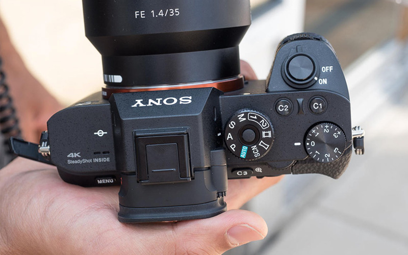 دوربین بدون آینه فول فریم سونی : A7R II