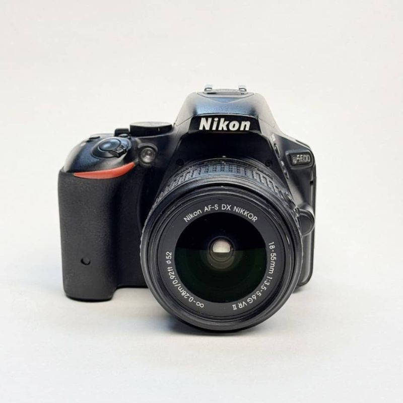 دوربین عکاسی نیکون دست دوم Nikon D5500 Kit AF-P 18-55mm f/3.5-5.6G VR(33000 شات)
