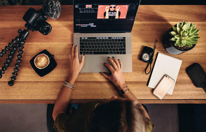 مطالعه و شرکت در دورههای عکاسی را برای شروع عکاسی فراموش نکنید!