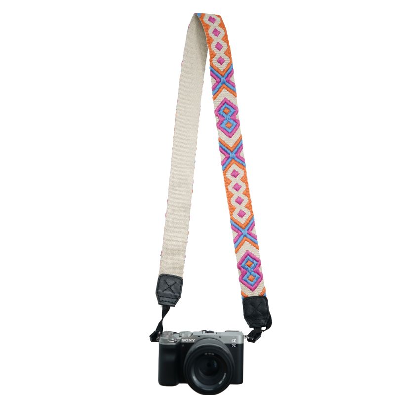 ضمانت سلامت کالا | مشخصات + بهترین قیمت برای خرید بند دوربین طرح بوهو کرم سرخابی Bandino Camera neck Strap Magenta | مشاوره تخصصی 0217356