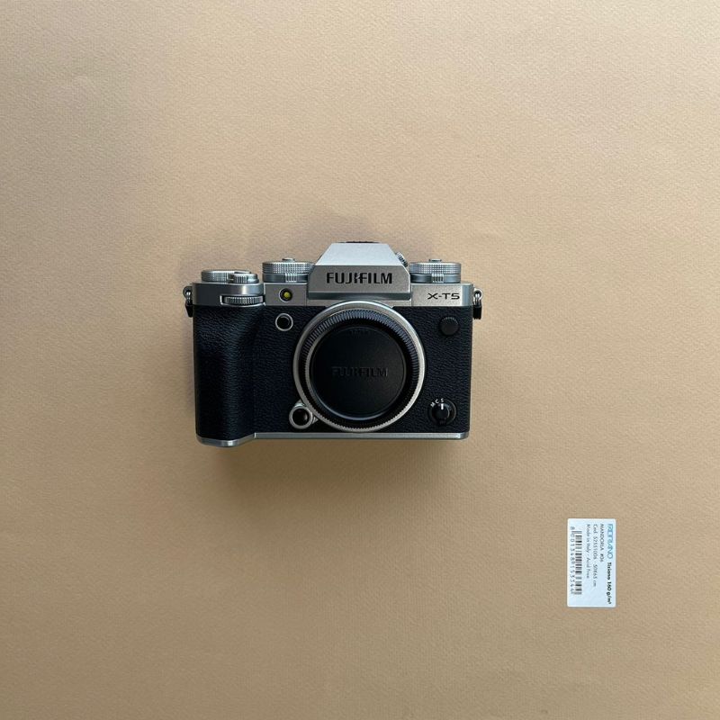 دوربين بدون آينه فوجي فيلم دست دوم Fujifilm X-T5 Mirrorless Camera Body Silver (500 شات)