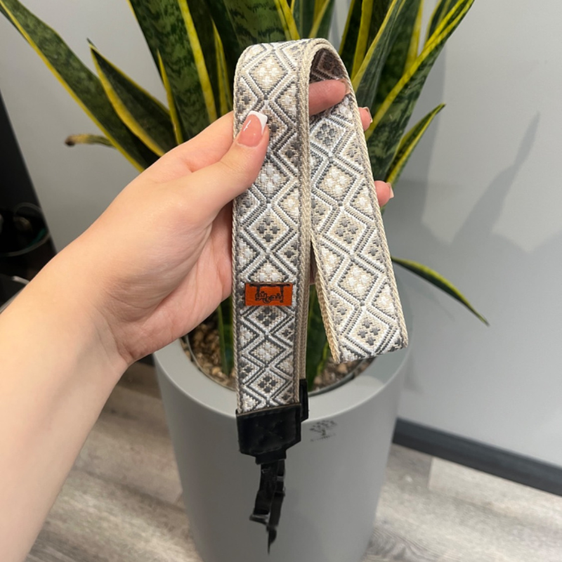 ضمانت سلامت کالا | مشخصات + بهترین قیمت برای خریدبند دوربین طرح دیاموند طوسی Bandino Camera neck Strap Diamond gray مشاوره تخصصی 0217356