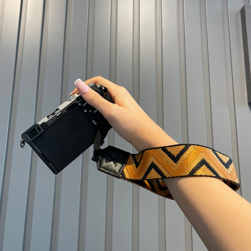 مشخصات + بهترین قیمت برای خرید بند مچی طرح زیکزاگی کرم مشکی Bandino Wrist camera strap Cream Black | مشاوره تخصصی 0217356