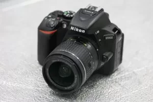 دوربین عکاسی نیکون Nikon D5600 Kit 18-55mm f/3.5-5.6G VR