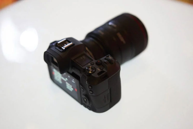 دوربین بدون آینه کانن Canon EOS R Kit 24-105mm USM