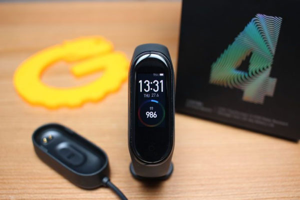 بررسی مچ بند هوشمند شیائومی Mi Band 4 Global