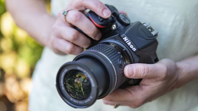 دوربین عکاسی حرفه ای ارزان قیمت Nikon D3500