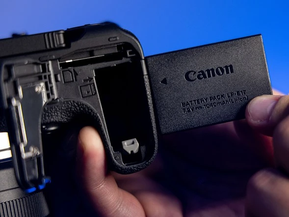  تفاوت Canon EOS R7 در مقابل EOS R10 