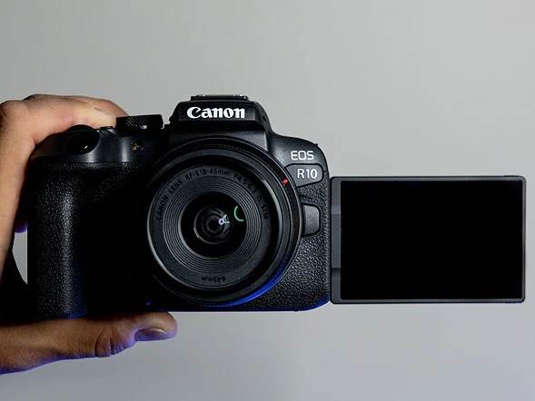  تفاوت Canon EOS R7 در مقابل EOS R10 چیست؟